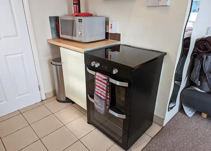 Bristol Self-Catering Studio+Kitchen+Parking